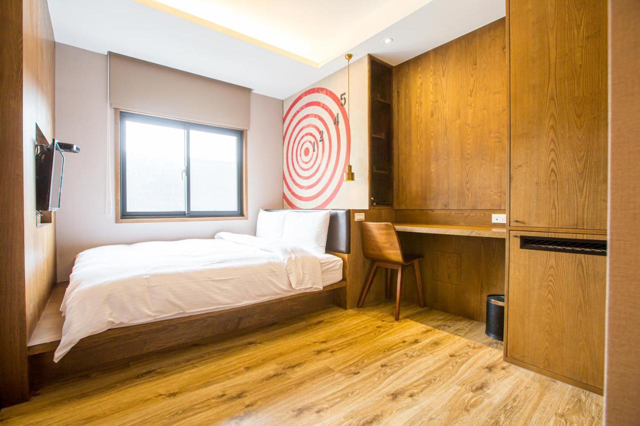 Easylazy Inn Taichung Bagian luar foto
