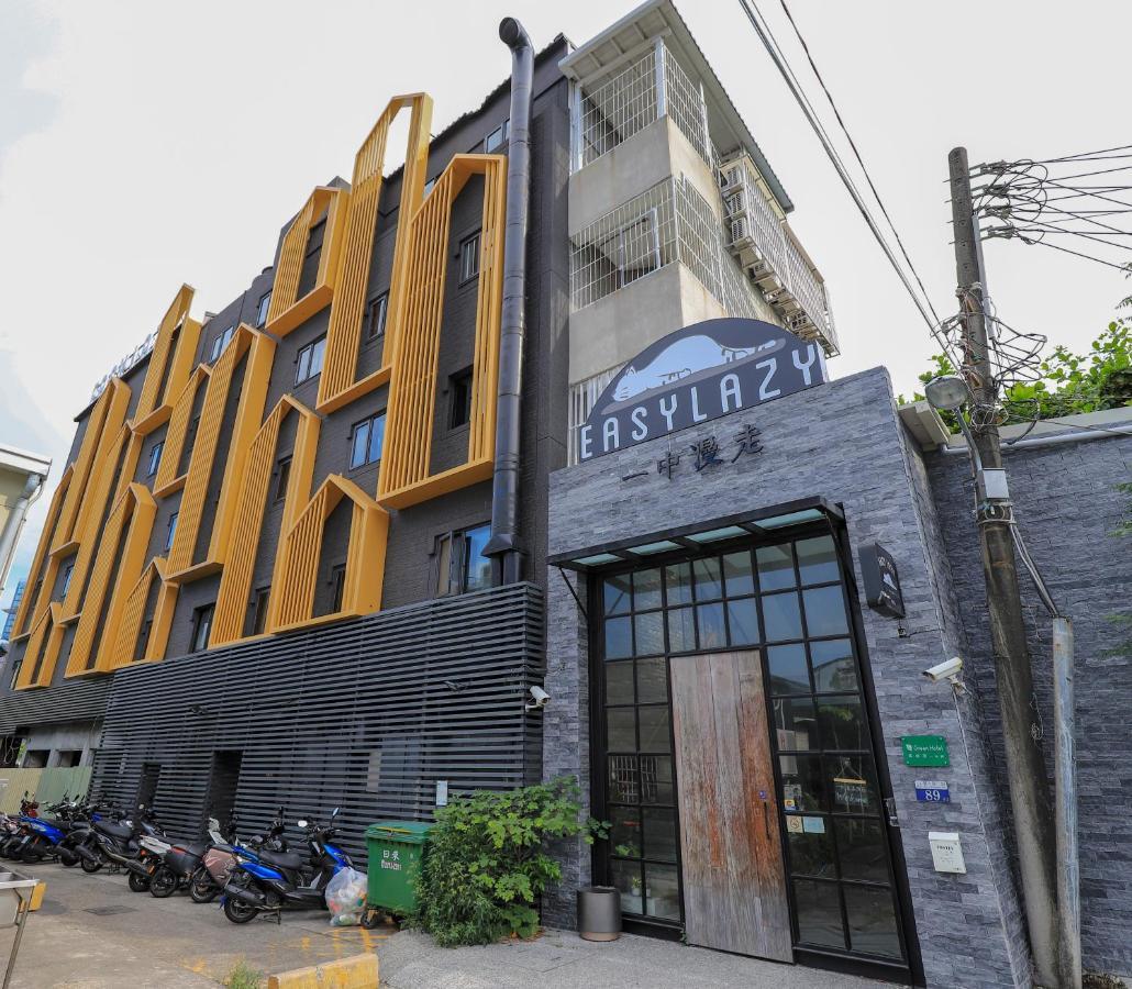 Easylazy Inn Taichung Bagian luar foto