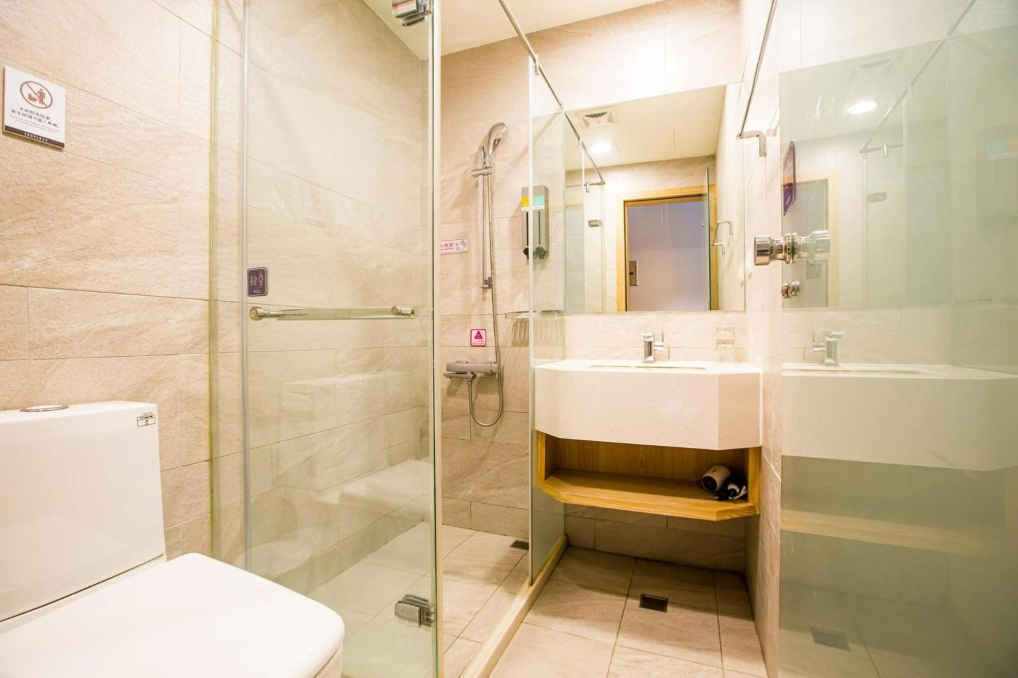 Easylazy Inn Taichung Bagian luar foto